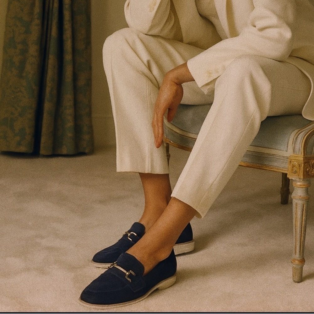 Enzo Tesoti Leather Suede Low Heel Loafer Sz 8.5 US (39 EU) Navy w/ Gold Accent - Picture 3 of 13